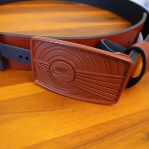 Nike Belt Mens Medium 34-36 Maroon Golf Buckle Logo Swoosh Synthetic Leather